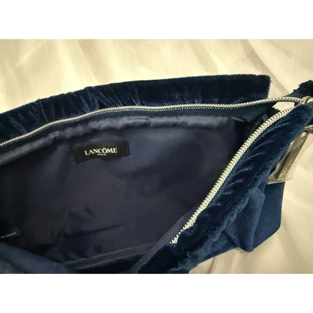 New‎ Lancome Blue Velvet Style Cosmetic Makeup Bag Holder Without Tags